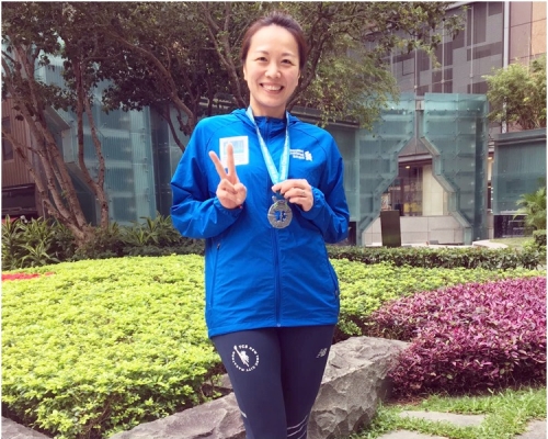 跑馬拉松讓Emily體會到「人生很長,目標可以更遠。」