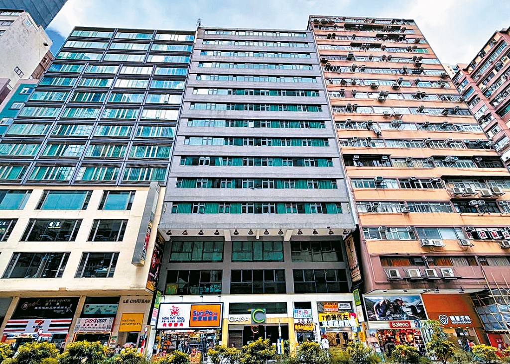 油麻地彌敦道的Casa Hotel突然匆促結業，現由學生宿舍營運商承租，趕及新學期營運。