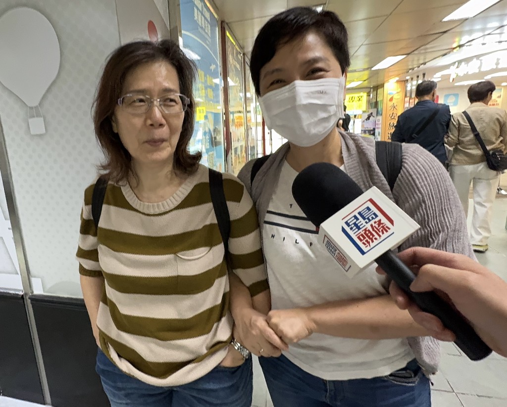 問及有否擔心熊患而不去日本,黃小姐兩姊妹直言「無諗過唔去」,相信市區影響不算嚴重。 問及有否擔心熊患而不去日本,黃小姐兩姊妹直言「無諗過唔去」,相信市區影響不算嚴重。