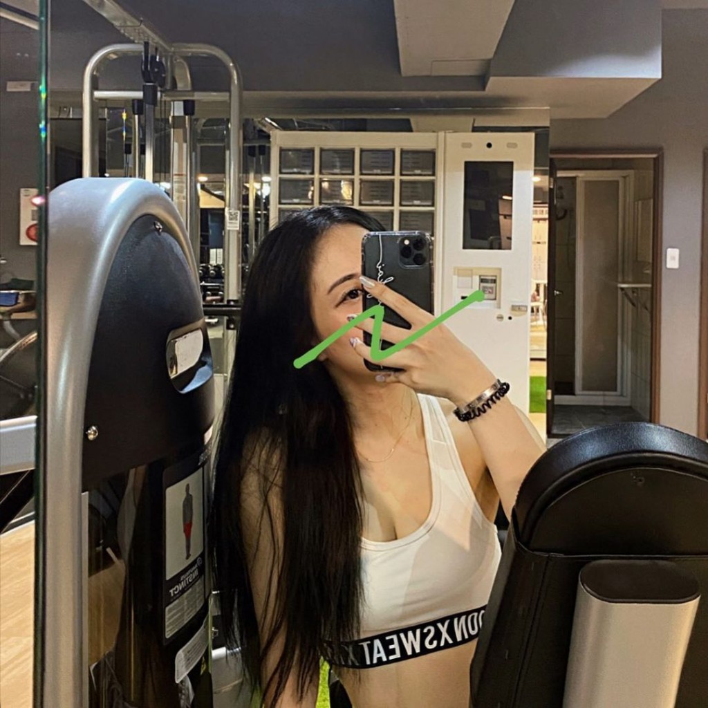 報道又指,柯震東不時在Gym room整蠱做緊運動的愷愷。