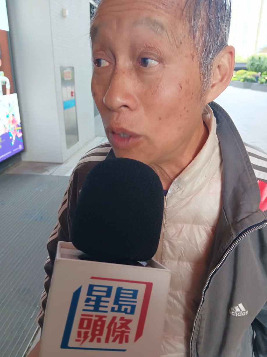 鄺先生出門時發現宏昌閣大火,幸能夠及時回家拿財物並通知鄰居及時逃生。 鄺先生出門時發現宏昌閣大火,幸能夠及時回家拿財物並通知鄰居及時逃生。