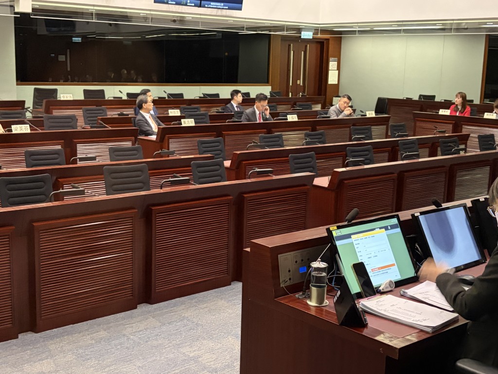 立法會發展事務委員會今日（29日）就北部都會區舉行政策簡報會會議。