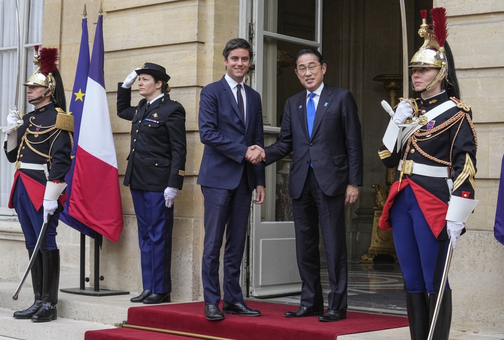 岸田文雄還會見法國總理阿塔爾。美聯社
