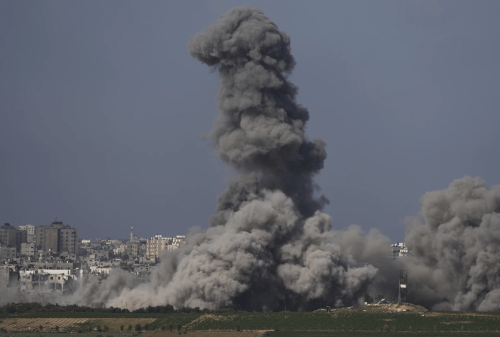 加沙战火四起，局势紧张。美联社