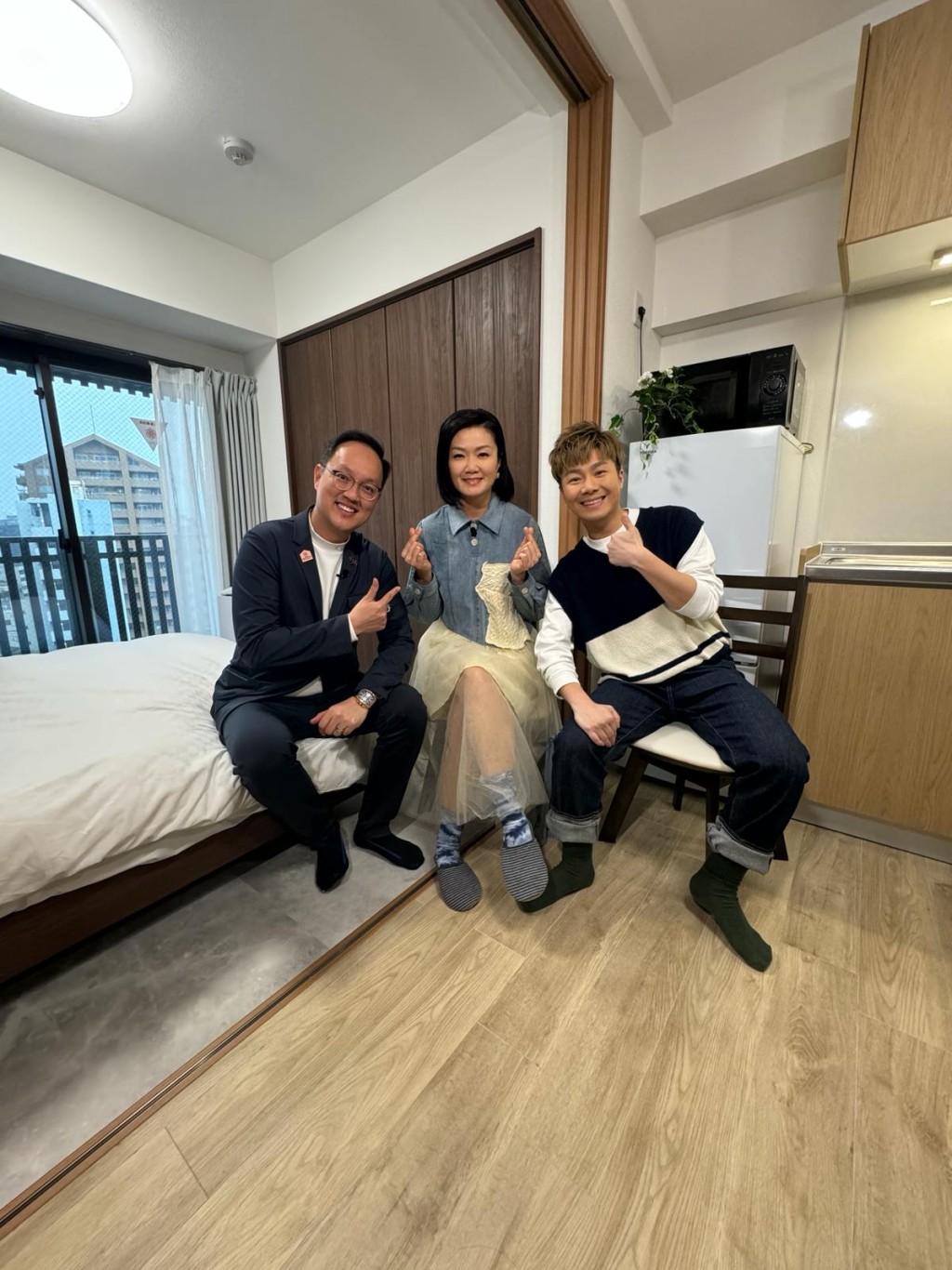 方健仪（中）早前都有上TVB节目《买大阪楼15识》分享海外置业心得。