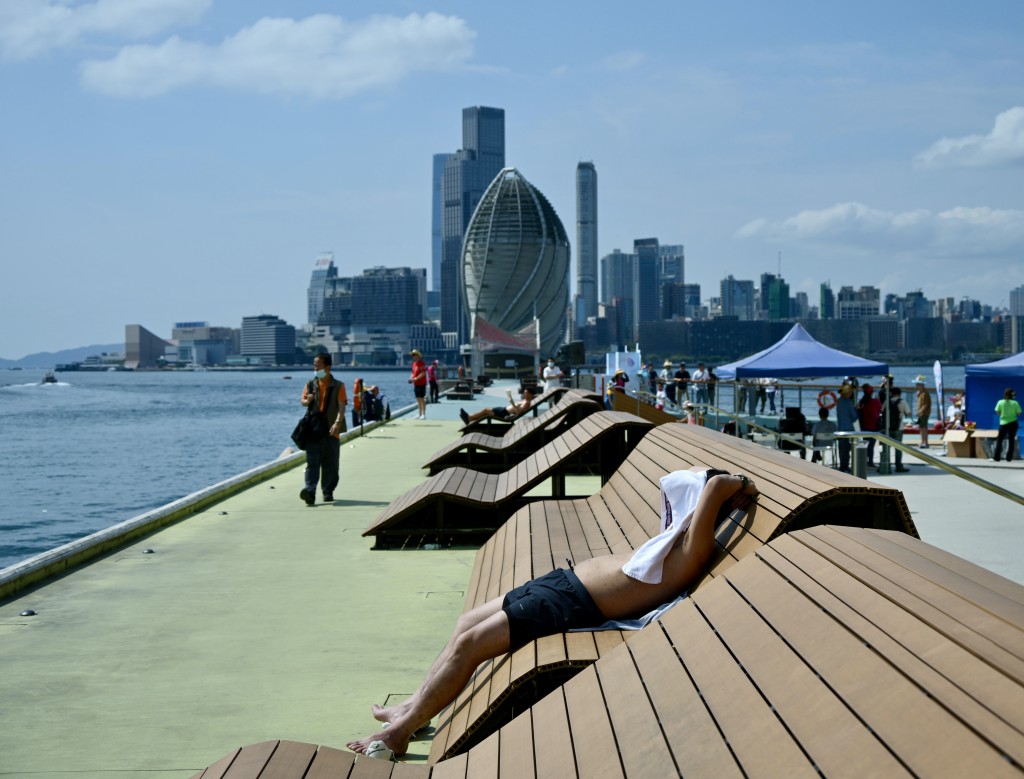 香港剛經歷有紀錄以來最熱3月。蘇正謙攝