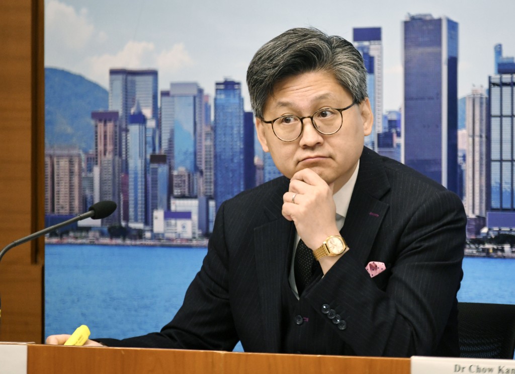 香港法律改革委員會秘書長黃惠沖。 香港法律改革委員會秘書長黃惠沖。