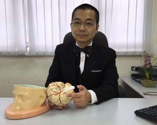 港大学医学院脑内科教授张德辉。