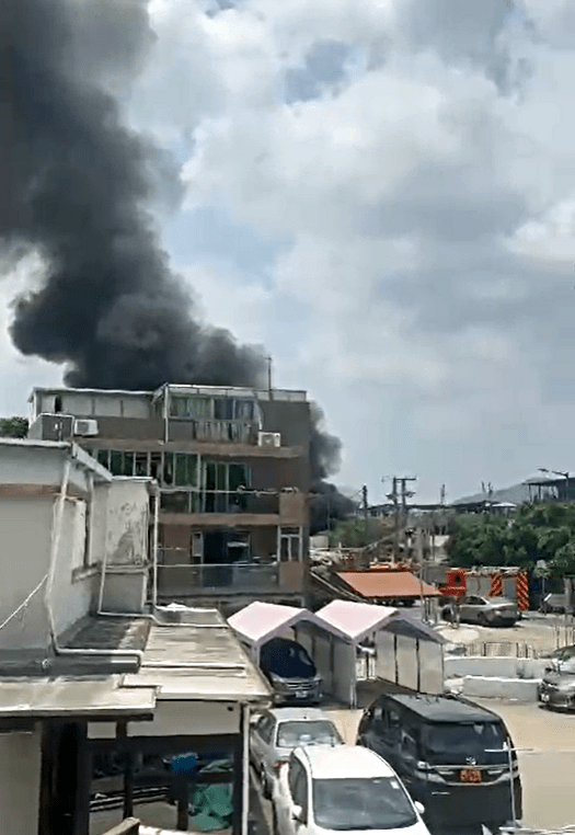 濃煙席捲半空。李靜儀議員提供