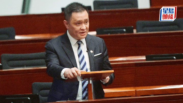立法會議員鄧飛認為教育局可再加強相關監管。資料圖片