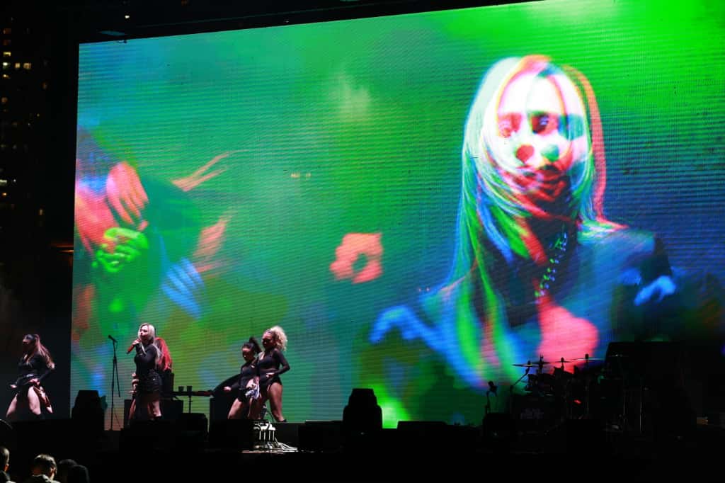 Gin Lee演唱了三首歌。