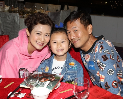 陳國邦（右）指能夠稍稍放下對家庭的牽掛，更加全心全意地享受演戲這份工作。資料圖片