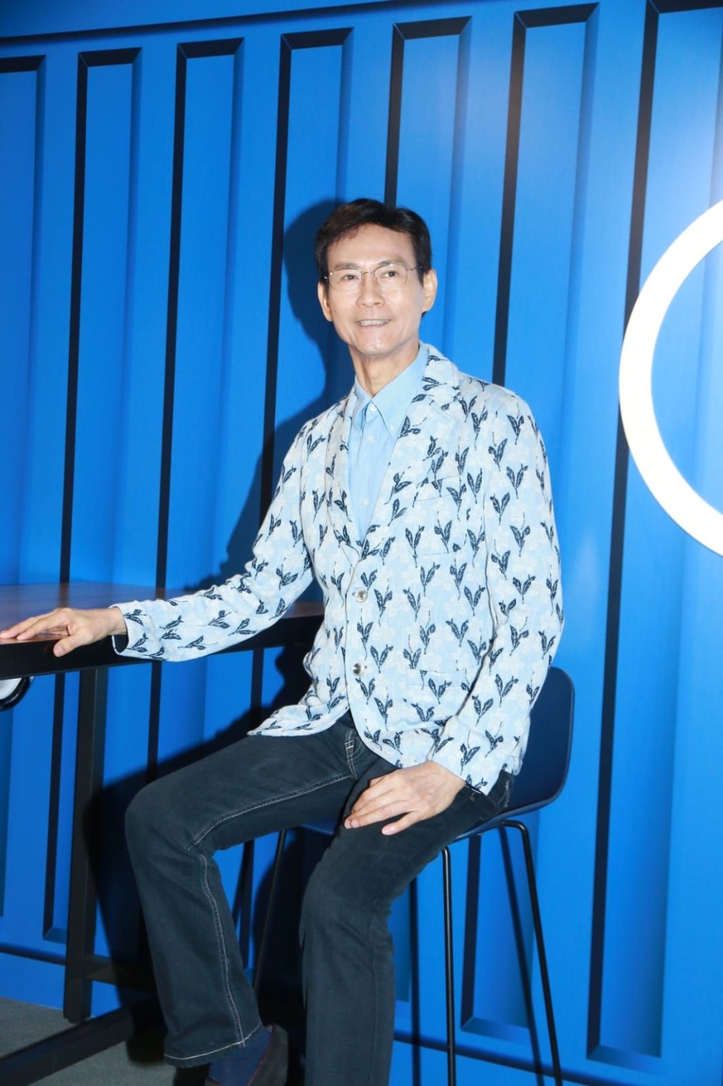 秋官笑言,自从《楚留香》后,指定要伙拍靓女。