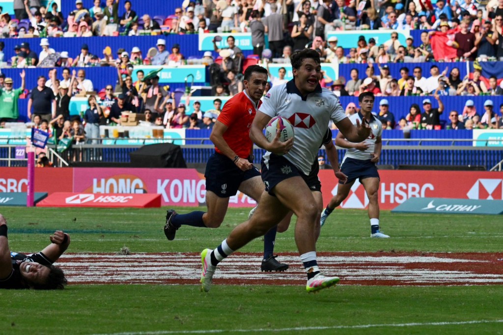 艾维塔比奥梅开二度，完成两次达阵，成为夺冠功臣。苏正谦摄