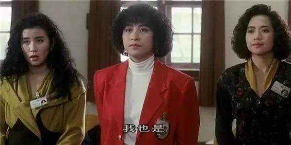 梁韵蕊（右）在《皇室女将》中饰演梁家辉的妹妹。