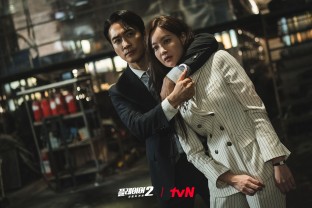 宋承憲今年有tvN韓劇《玩家2》。