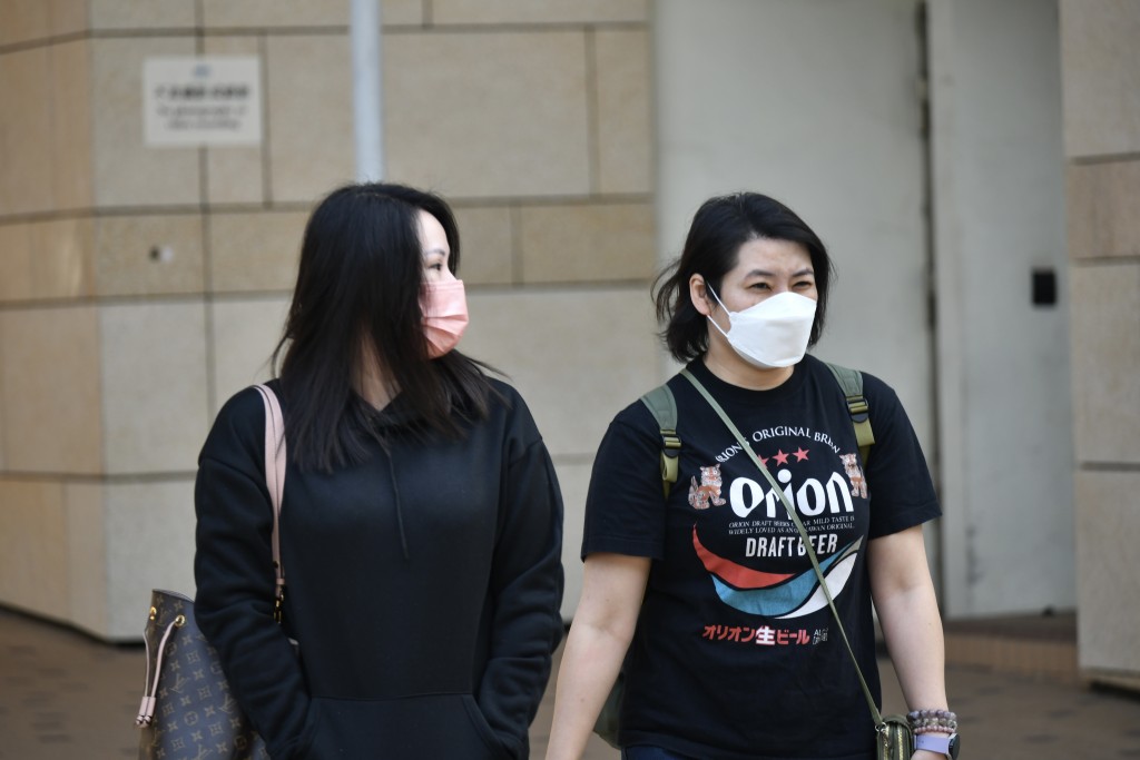 死者女兒趙海鈴(左)。陳極彰攝