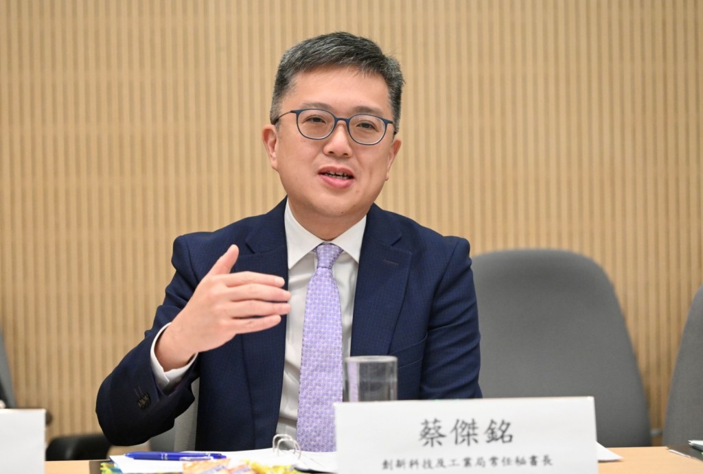 蔡傑銘透露,收到的6份標書分別來自5間公司。資料圖片 蔡傑銘透露,收到的6份標書分別來自5間公司。資料圖片