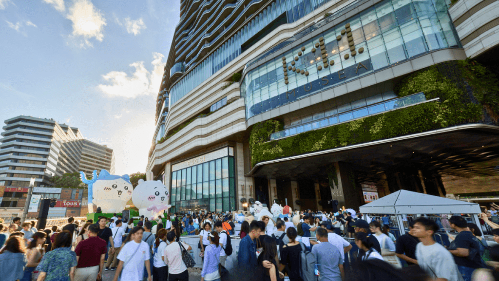 CHIIKAWA巨型公仔狂吸粉絲打卡 商場人流創新高 旅客平均單筆消費升30%