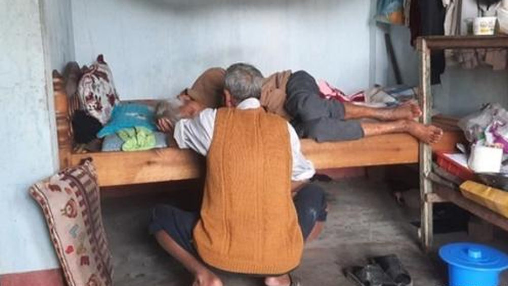 疑89歲妻與鄰居有染，越南93歲夫亂棍打殺妻子後感極後悔。 