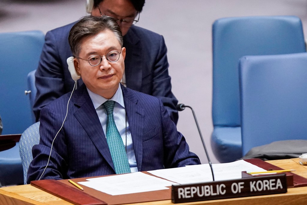 南韩代表就批评，北韩上月通过的新核武政策，容许平壤当局任意使用核武是非常危险的做法。AP