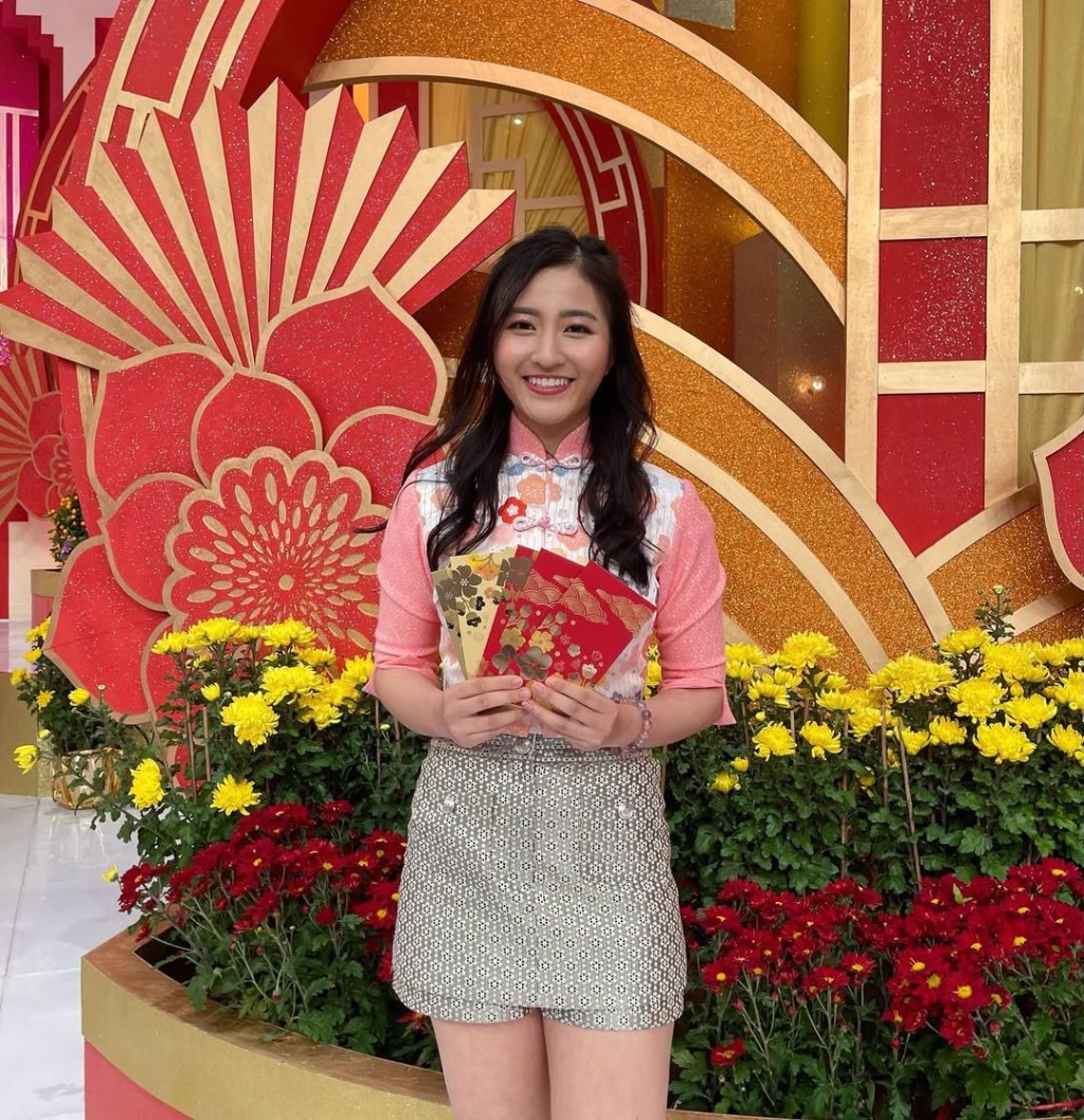 前TVB「少女版钟嘉欣」秘密产女惊现幸福肥另一半曝光极敦厚聚会性感闺密：挂住以前夜夜笙歌