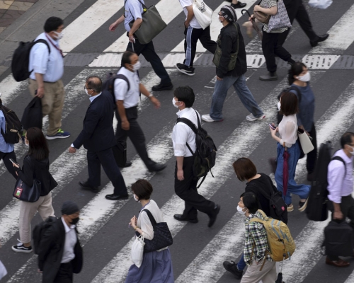日本擬解除東京等地緊急事態宣言。AP圖片