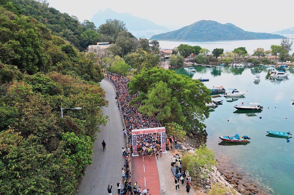 The North Face 100 - 2023 香港越野跑挑戰賽（50公里賽）於早上8時舉行。fb：The North Face Hong Kong