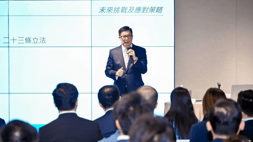 鄧炳強獲香港政協青年聯會邀請出席講座，向一群來自各個專業界別的青年分享自己對國家及國家安全的看法。鄧炳強fb