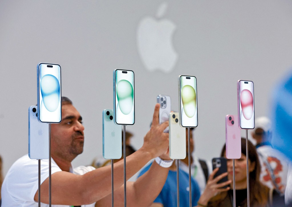 蘋果公司推出新款iPhone但有指功能欠驚喜。