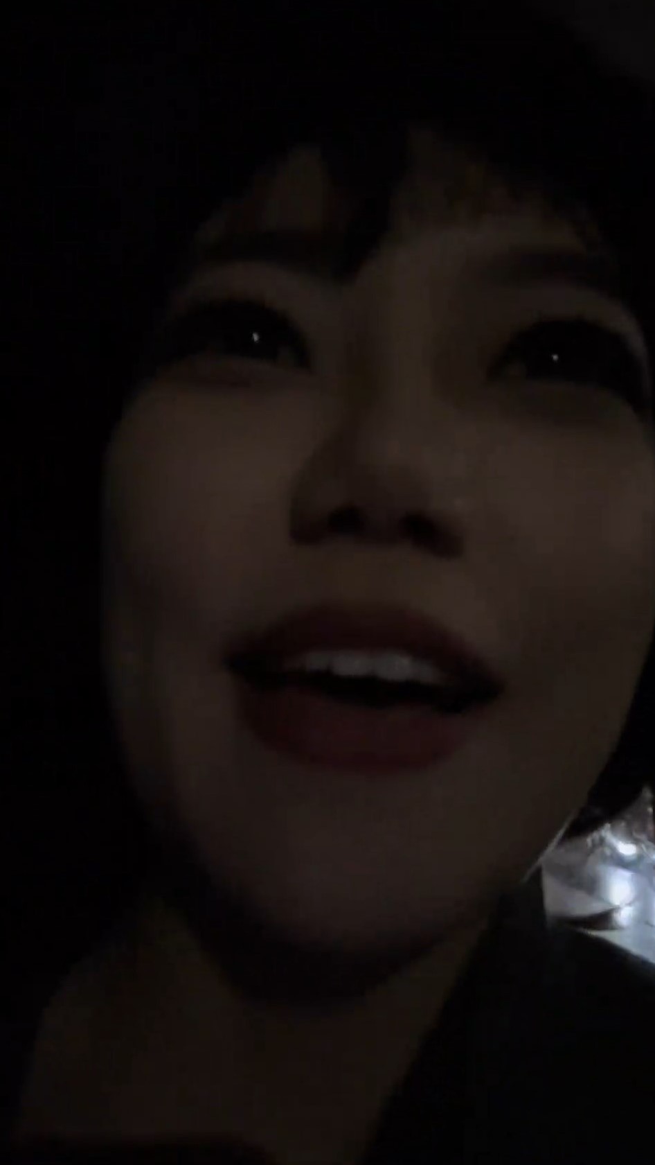 事主提醒其他遊客要小心保管財物。抖音@這個彬彬不太遜(抓小偷戰狼版) 事主提醒其他遊客要小心保管財物。抖音@這個彬彬不太遜(抓小偷戰狼版)