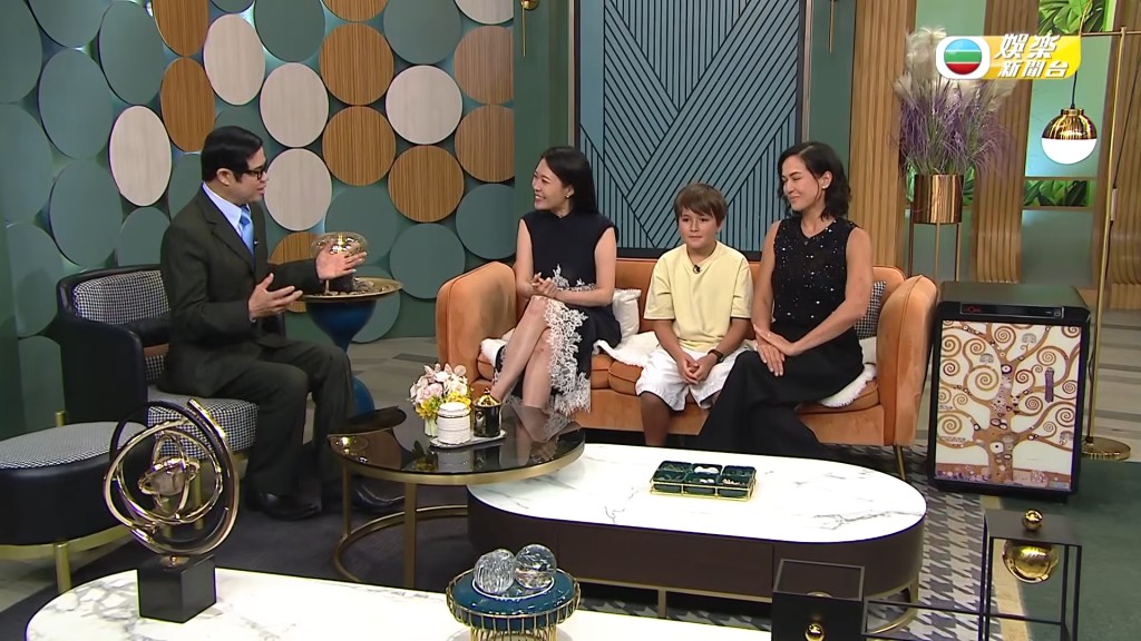 貝安琪帶兒子作客TVB節目《流行都市》。
