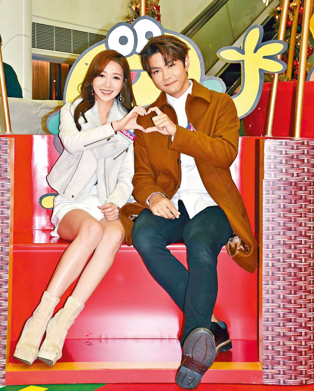 何依婷、罗天宇这对荧幕情侣首次单独出席活动。