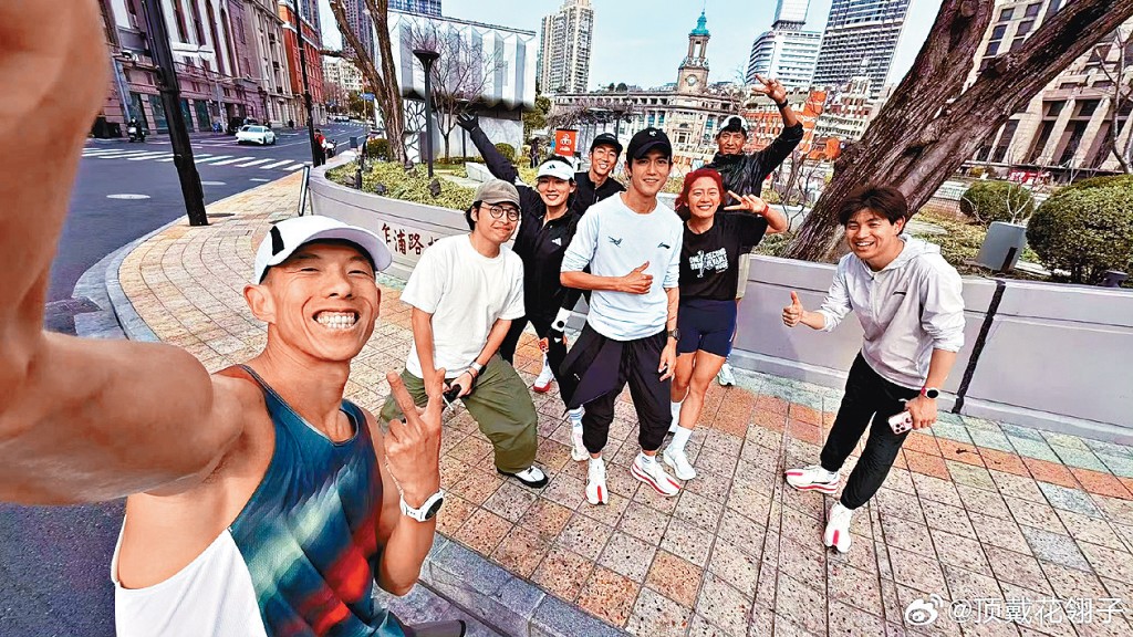 日本馬拉松名將大迫傑，外灘晨跑偶遇跑友。