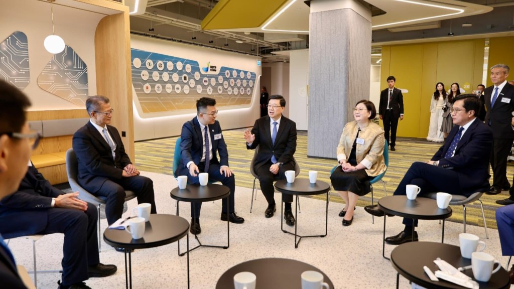 李家超與進駐河套企業交流 企業認可香港國際化及人才優勢 有助打造「香港製造」品牌