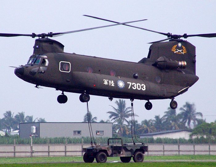 涉案的中校獲承諾如駕駛CH-47直升機叛逃，可得到1,500萬美元酬勞。中時新聞網