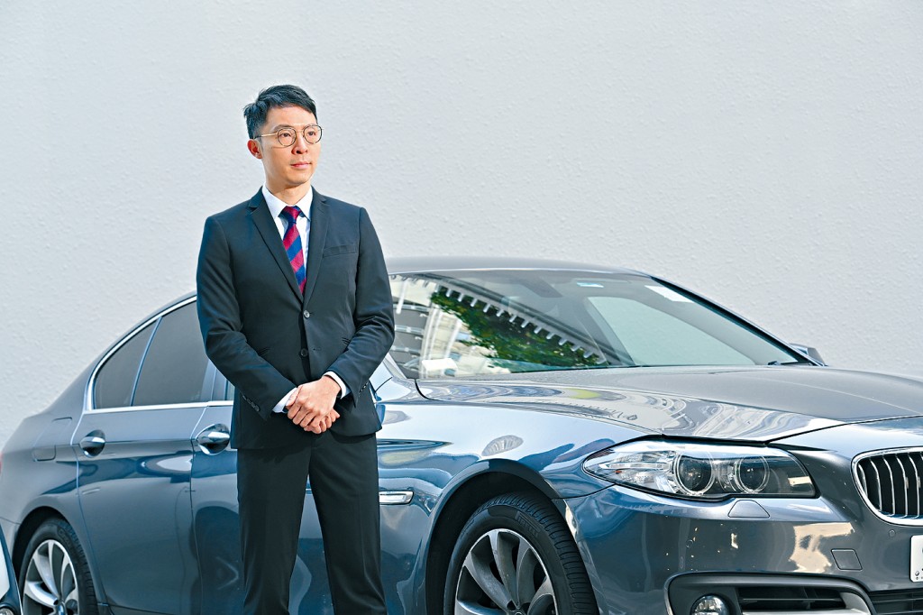 保護證人組兼任小隊前成員陳俊傑見習督察表示，小隊成員確保證人免受恐懼在法庭上指證罪犯，令法治公義得以彰顯。