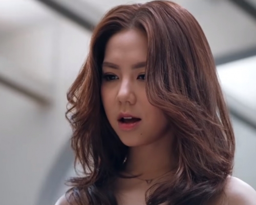 鄧紫棋的《光年之外》MV突破2億次點擊率。網上圖片