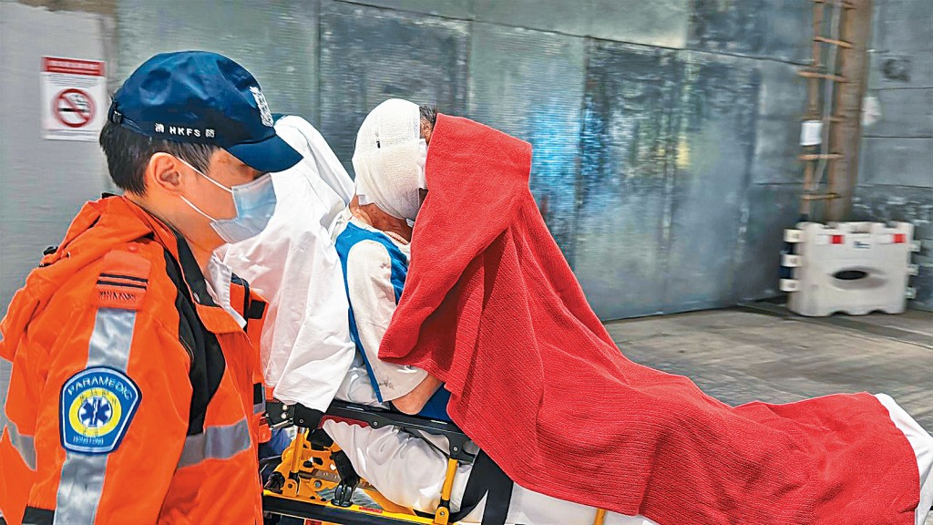 啟德承豐里地盤工業意外，頭部受傷工人送院治理。