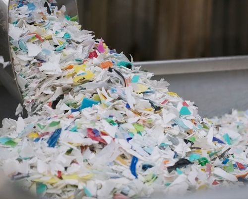 「中央收膠」先導計劃提供非工商業廢塑膠回收服務。 黃錦星網誌圖