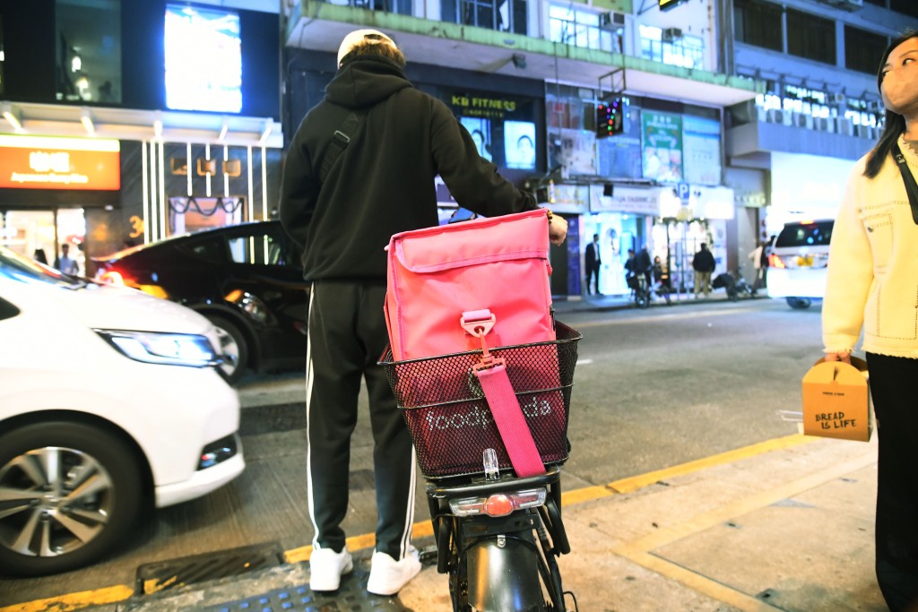 林振昇指,政府以立法方式為平台工作者提供工傷保障,是「從無到有」的突破。資料圖片 林振昇指,政府以立法方式為平台工作者提供工傷保障,是「從無到有」的突破。資料圖片