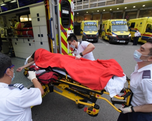 男子突然在紅磡萬國殯儀館內暈倒。