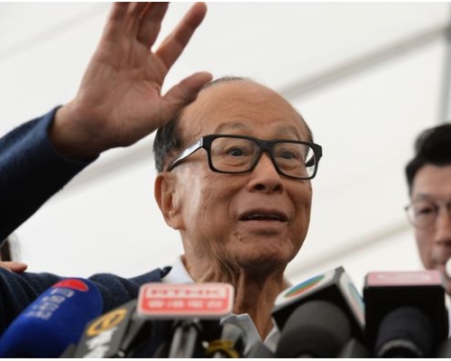 李嘉誠強調自己一定會投票。