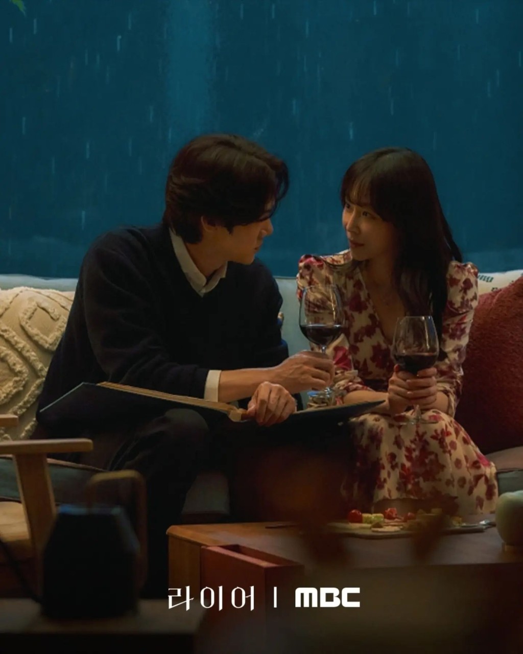 二人在劇中大晒演技。 二人在劇中大晒演技。