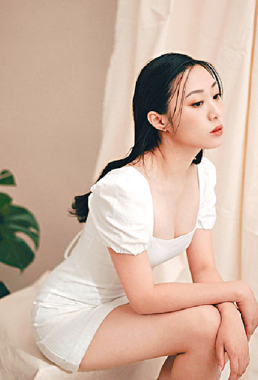 ■许倚榕身材匀称，亦经常在网上晒靓相。
