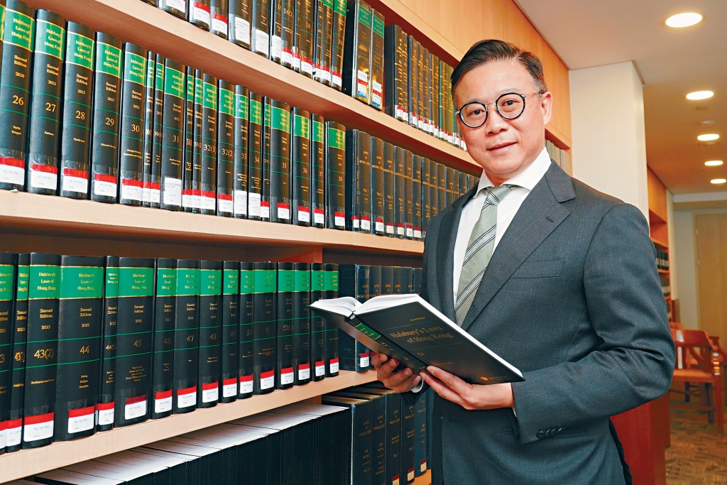 律政司副司長張國鈞引述體育界代表稱,本港運動員的轉會、「運動IP」等不時有爭議,認為體育仲裁「有得做、值得試」,強調非閉門造車的政策,而是回應業界訴求。