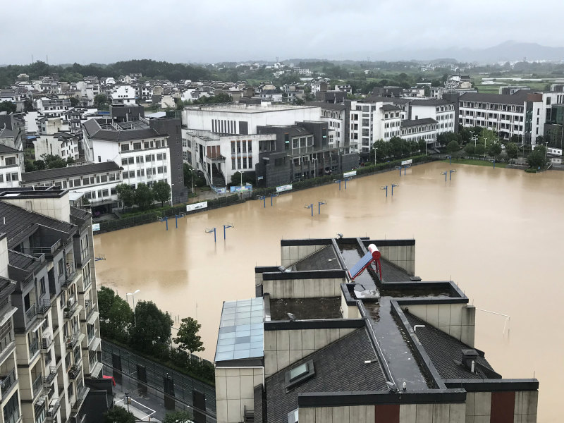 安徽歙縣遭遇特大洪澇災害。(新華社圖片)