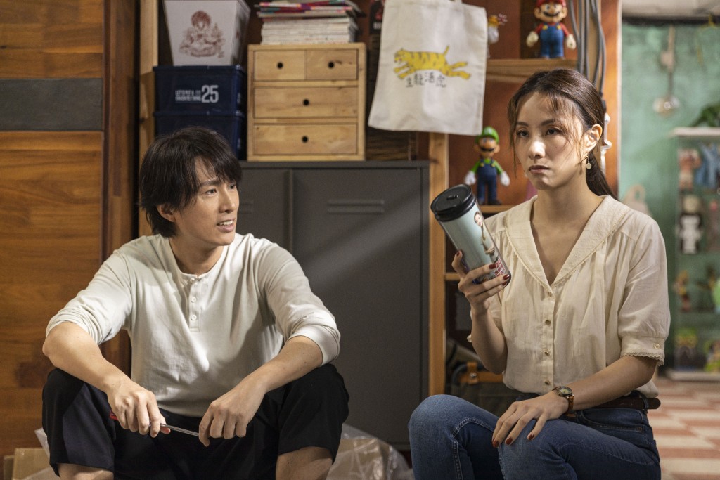 陈咏燊近年转做导演，代表作《饭气攻心》由邓丽欣主演。