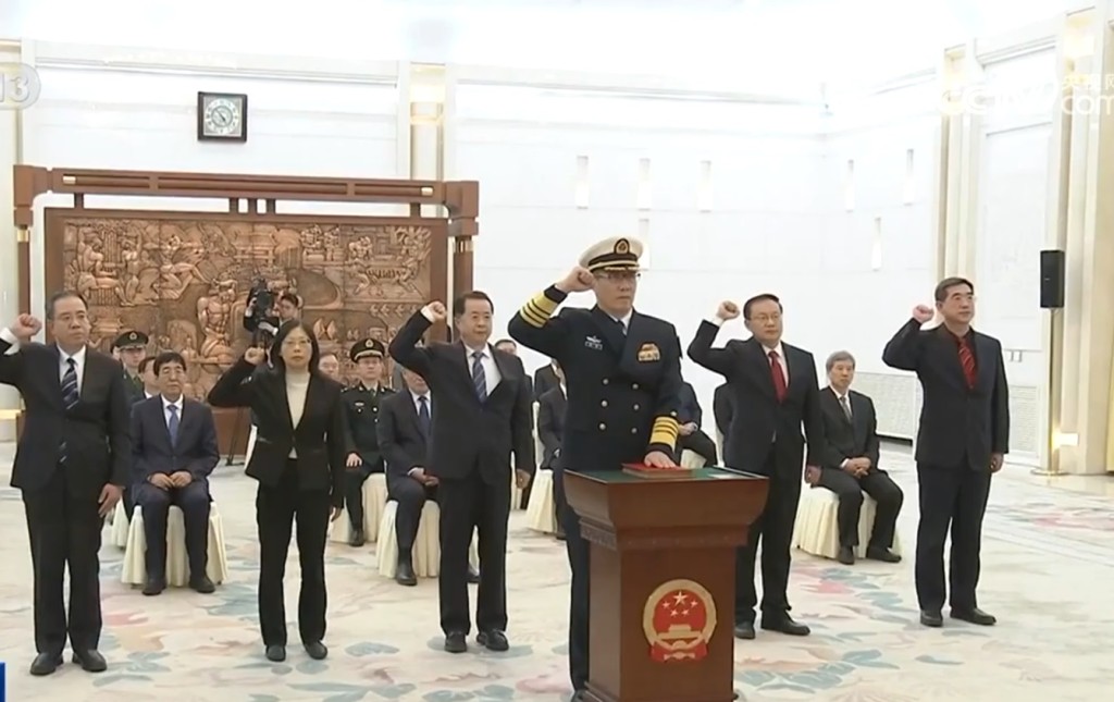 中國海軍前司令員董軍接任國防部長，是建國以來首位出身海軍的防長。微博