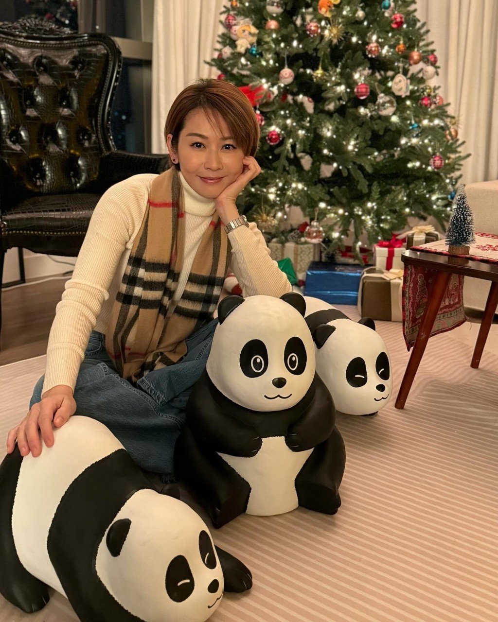 黃珊為TVB首席主播,堪稱新聞部王牌。 黃珊為TVB首席主播,堪稱新聞部王牌。